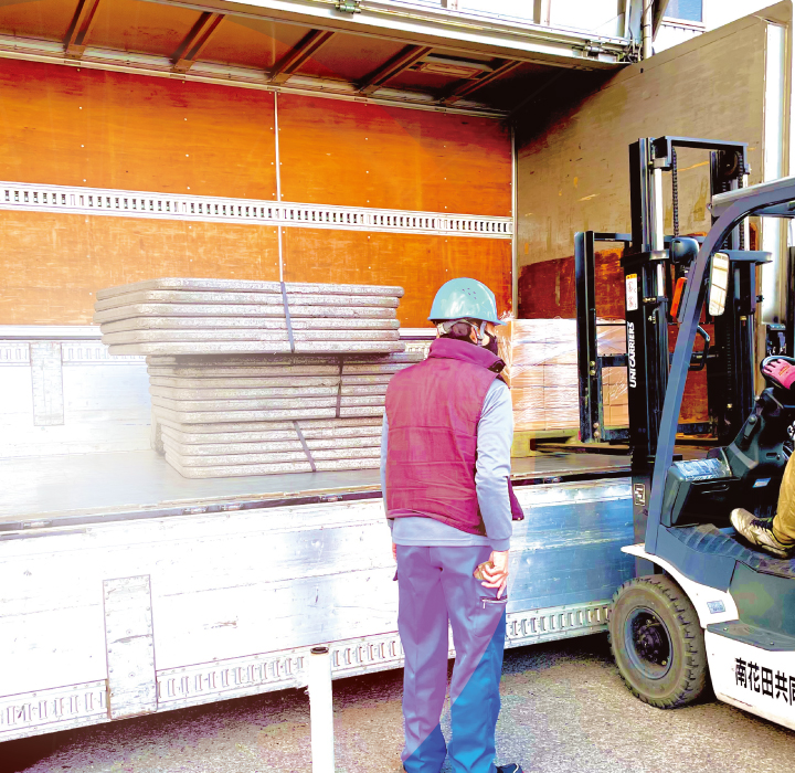 南花田共同倉庫/敷地内・作業風景